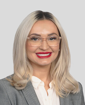 Headshot of Alexis Varga