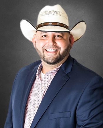 Headshot of Manny De Leon