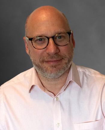 Headshot of Robert Velazquez