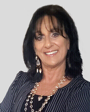 Headshot of Angela Avoletta