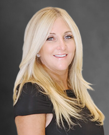 Headshot of Lauren Maxwell