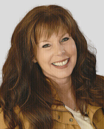 Headshot of Julia Ruby