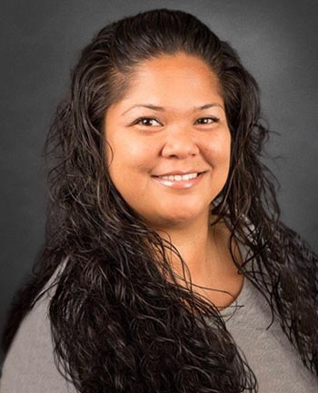 Headshot of Jeannet Gil