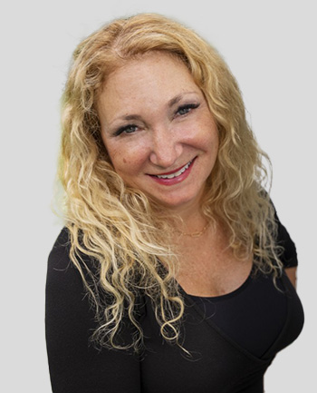 Headshot of Janis Bronstein