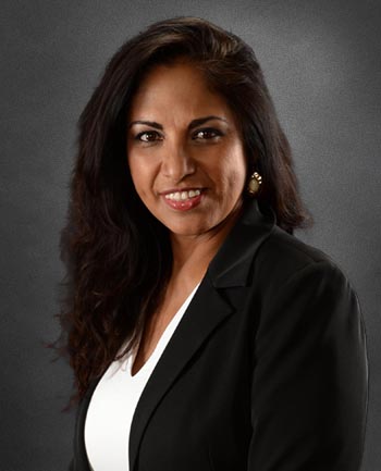 Headshot of Liz Tavarez